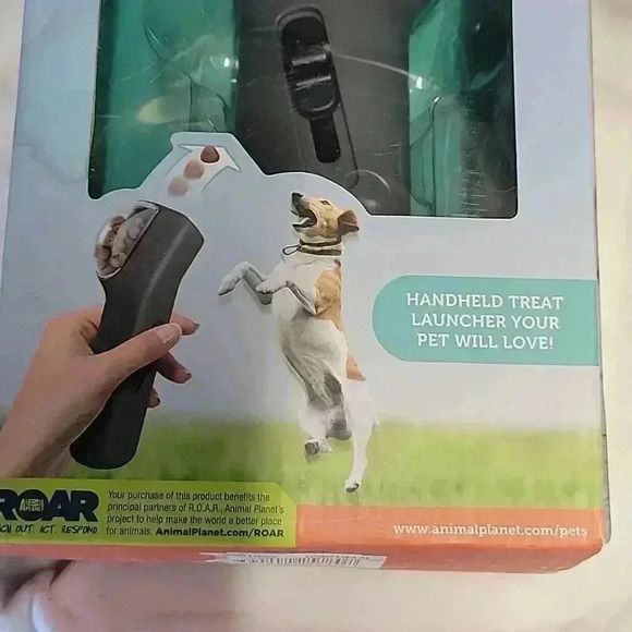 Animal Planet Treat Launcher - Picture 2 of 5
